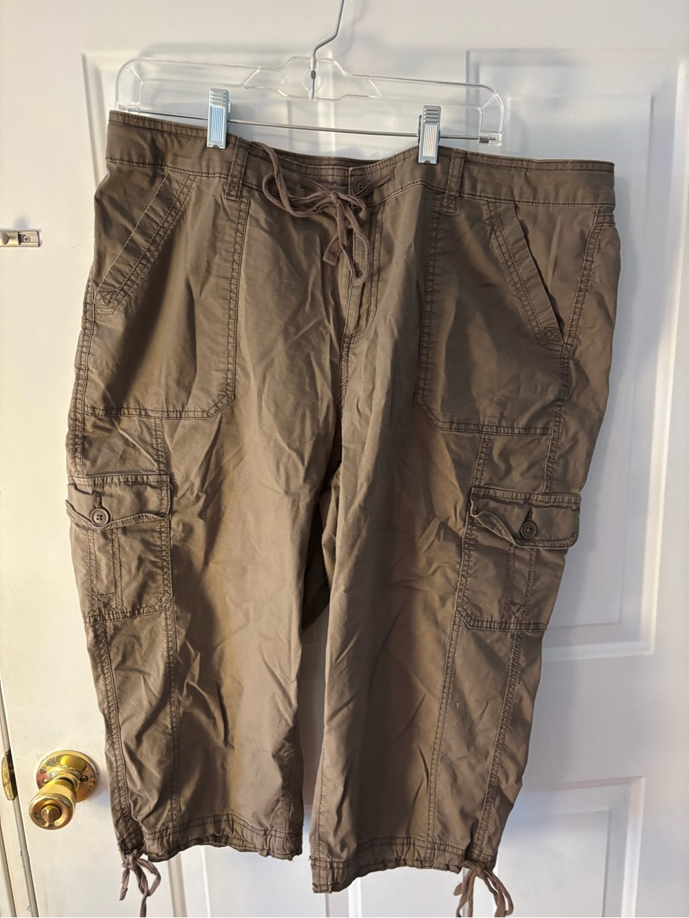 St. John's Bay Brown women’s Cargo Capris